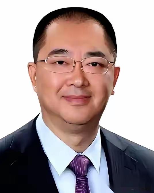 香港这波操作太解气了！许家印的“左膀右臂”夏海钧，藏在美国躲了这么久，终究没逃过