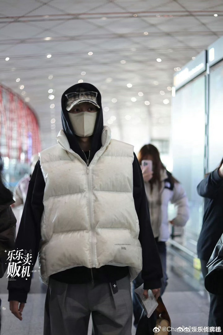 胡先煦秒删博，哈哈哈哈，这发色一览无余，没关系，小胡就是快乐多～