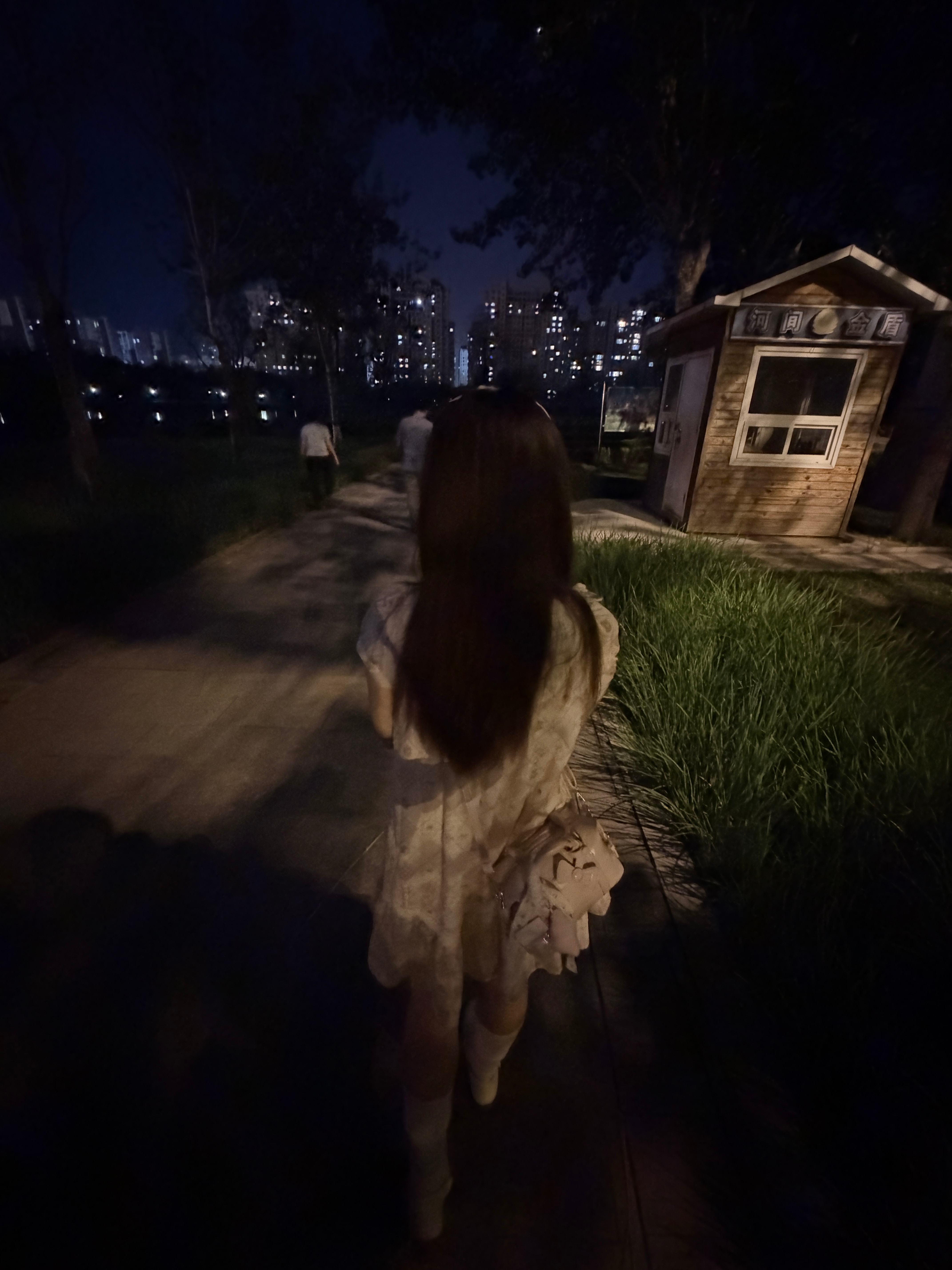 教这个女人教了一个小时才给我拍正确
