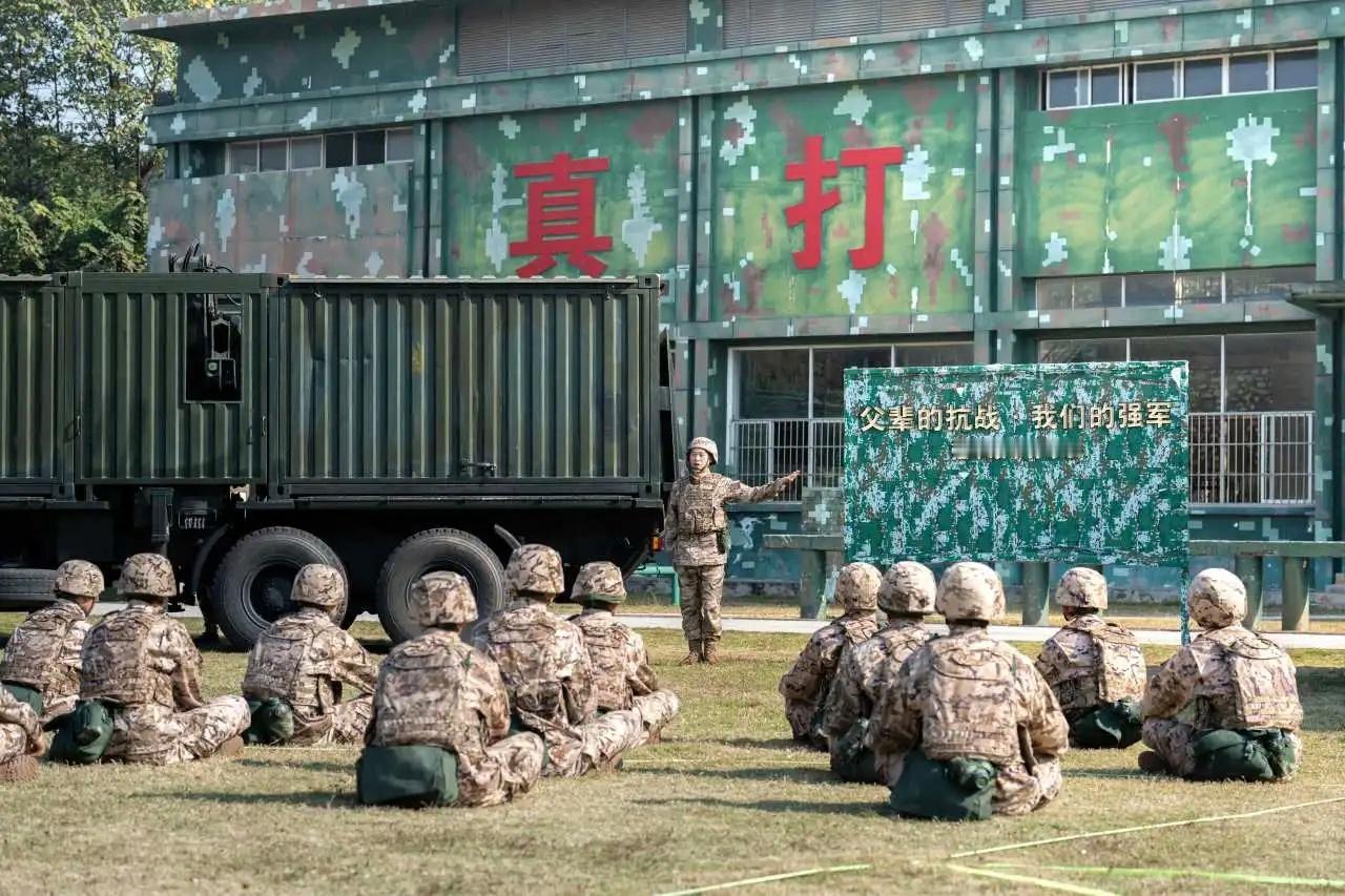 广西总队机动支队，这是什么车（方舱）。应该能排除炊事，淋浴，洗消。