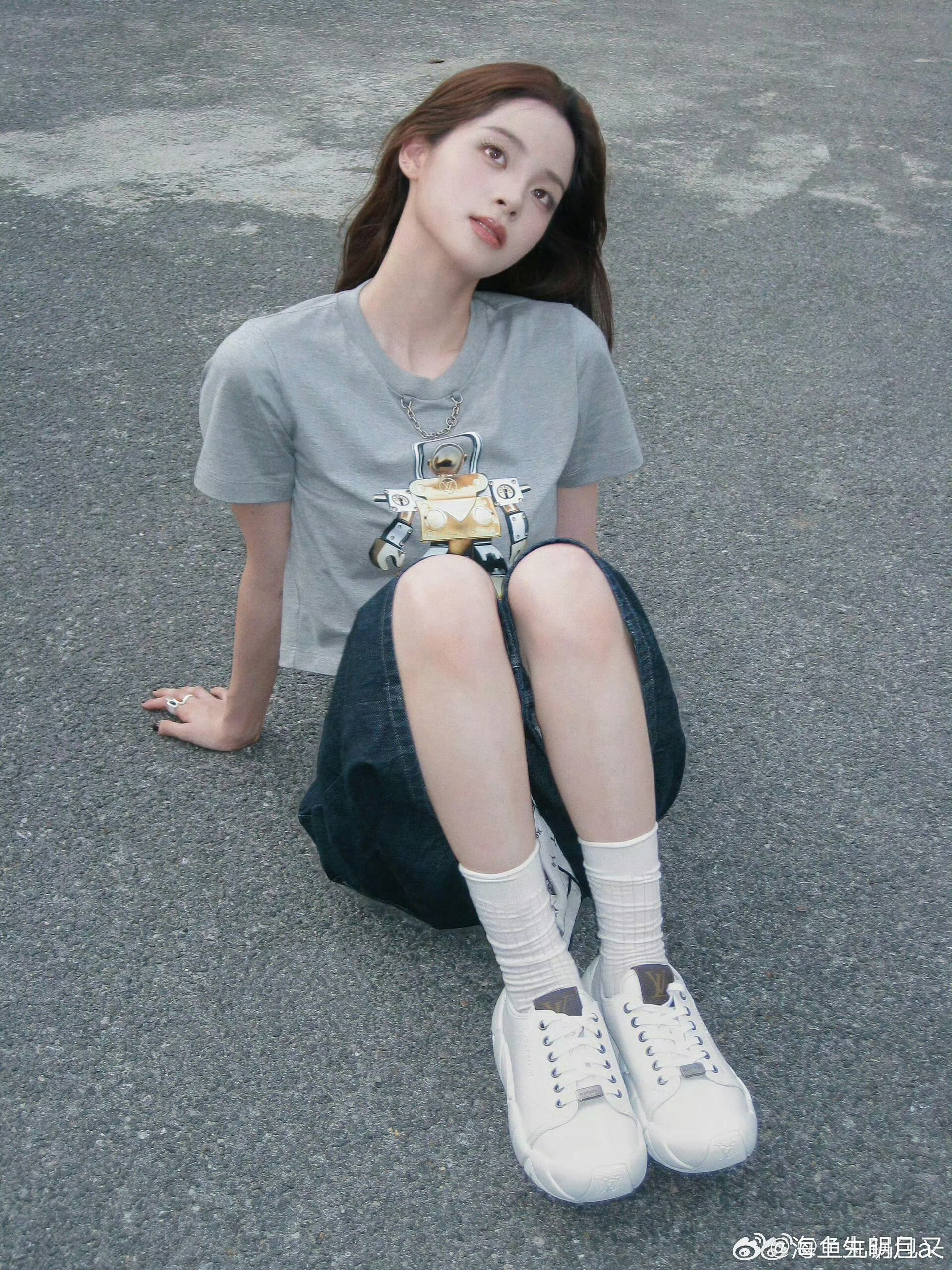 好想体验一天欧阳娜娜的人生奔赴时尚活动、沉浸音乐创作，闲暇出游记录日常。拥有热爱
