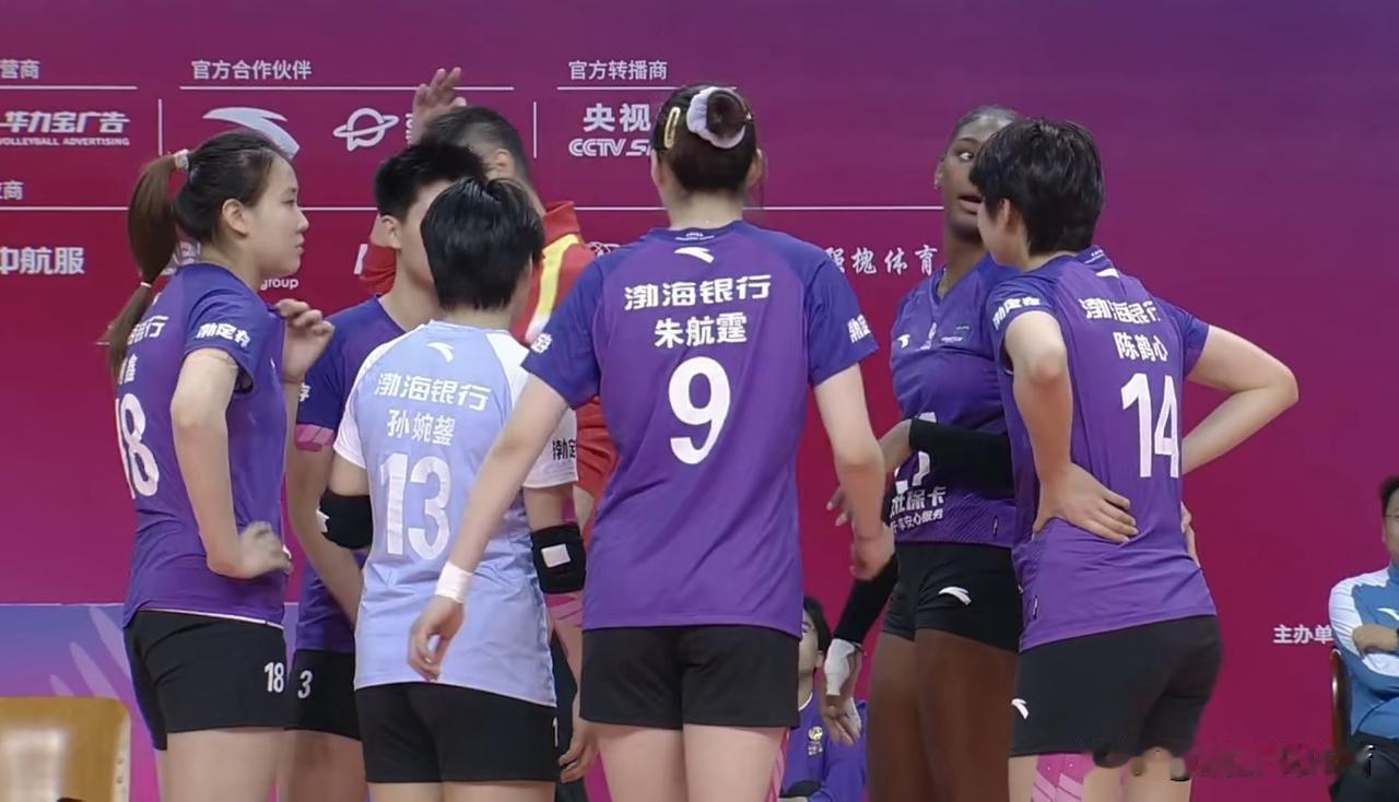 青春风暴来袭！江苏女排携手天津女排一起赢得未来！不敢想象，这支新人主打的天津女排