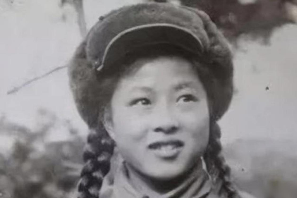 "她肯定被美国大兵侮辱过！"1953年，志愿军唯一被俘女兵回国后，遭遇婚变，被众