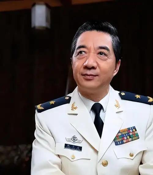 ☁2017年，海军少将张召忠面对镜头时潸然泪下，义愤填膺地表示：“南海49