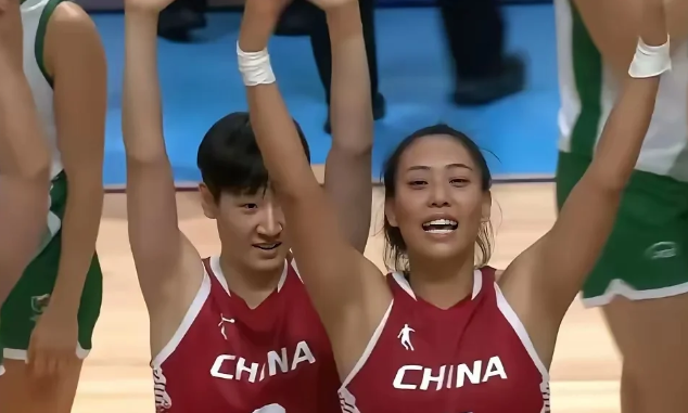你们是夺冠热门！加油！祝贺中国女篮大运会惊天逆转挺进决赛！在结束的大运女篮半