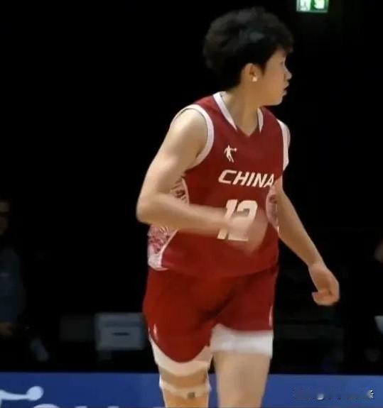 李月汝没法去打世界杯这事还没消化完，队长又换新人了。陈玉婕当上国家队队长，
