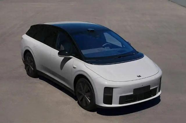 i6有大变化据说i6内部进行了调整，效仿特斯拉y定价模式，i6智能后驱版23