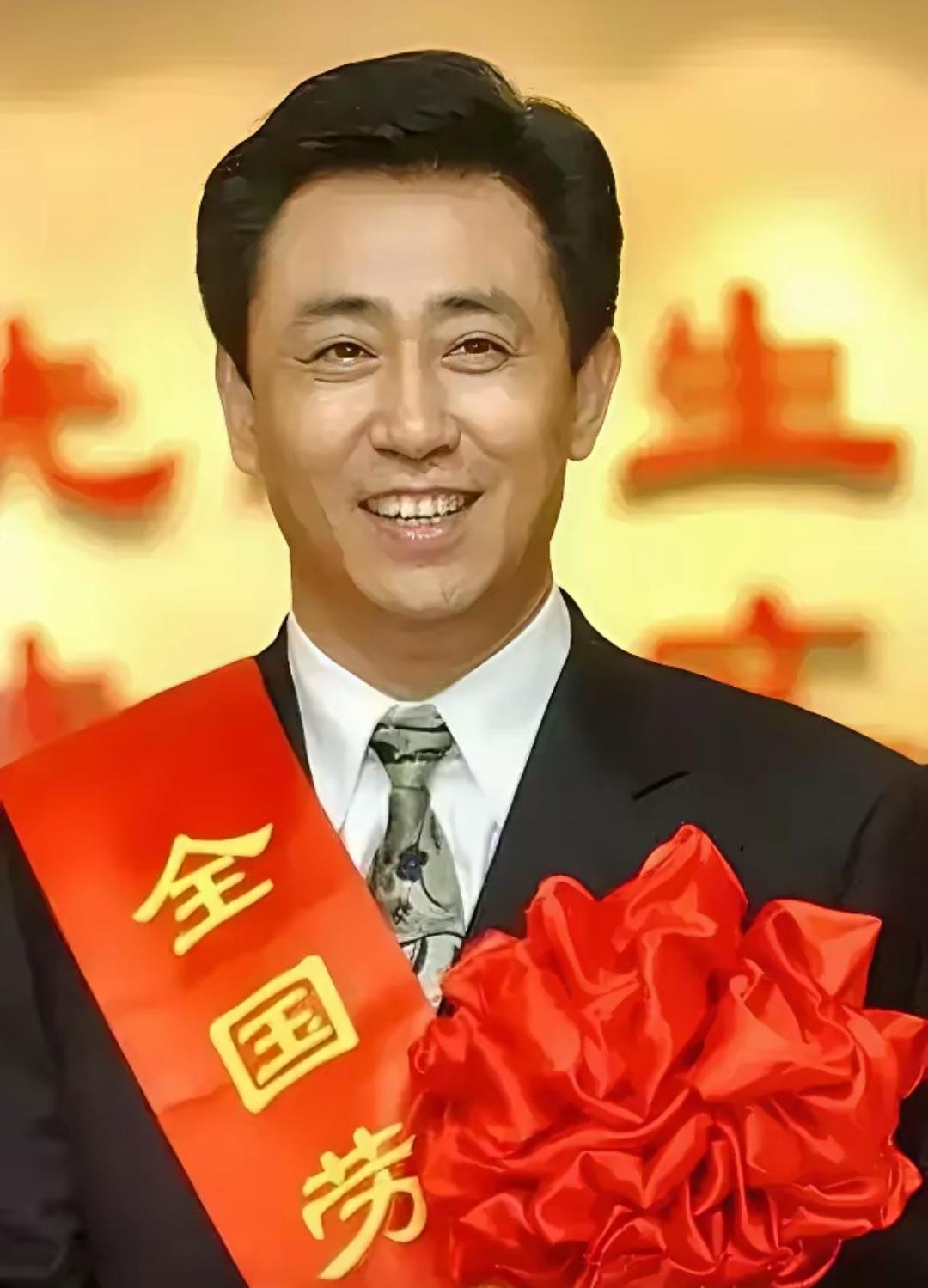 每个人都有前天和昨天，思考他们过去一路的故事，想与不想都有意义。他们的今天证明：