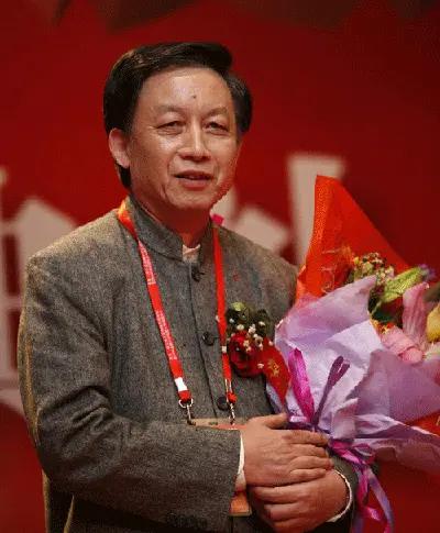 厦大105周年｜易中天、张馨获南强杰出贡献奖（各20万元）一、核心信息