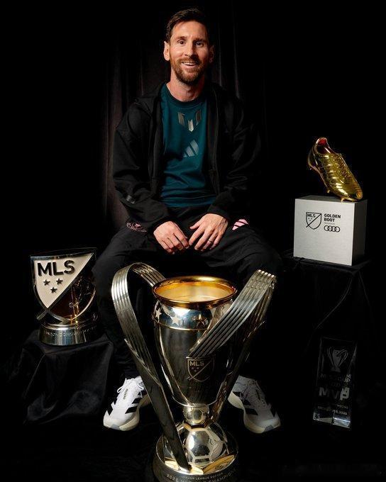 阿密国际宣布梅西包揽金靴总冠军MVP迈阿密国际官方：梅西当选俱乐部年度MVP✨