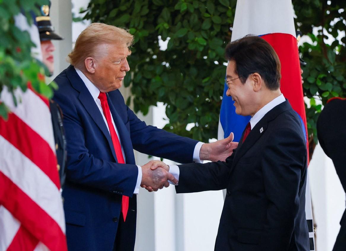 一片哗然！特朗普不仅要求韩国、日本等多国在美加大投资，而且还要求外企要大量雇佣美