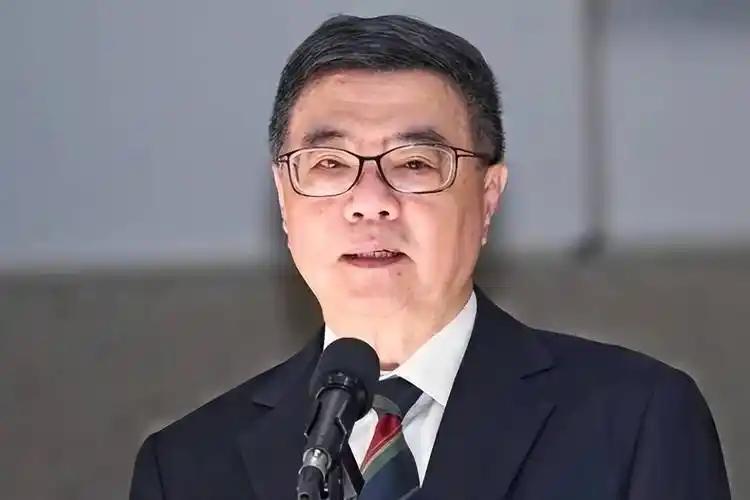 就在刚刚，台“行政院长”卓荣泰正式宣布，6月13日，台当局行政机构负责人卓荣