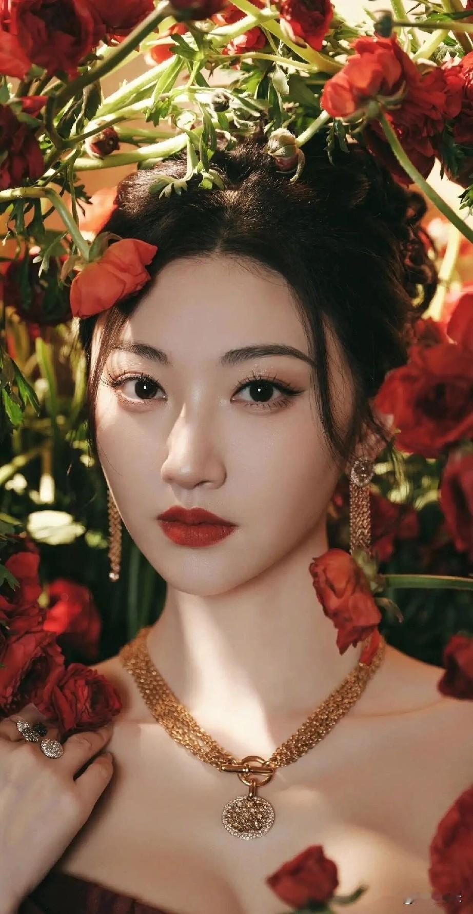 看了景甜的经历，突然觉得85花都精明得可怕，杨幂、赵丽颖、唐嫣、刘诗诗全找男