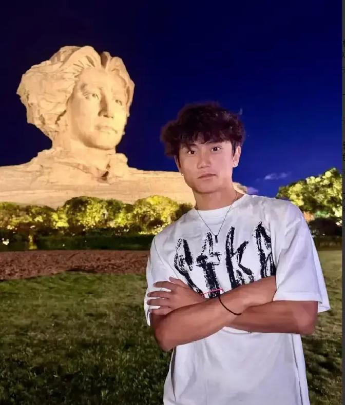 高响7球拿奖，谷文杰4球却落选不是评委眼瞎，是湖南在下一盘大棋。去年