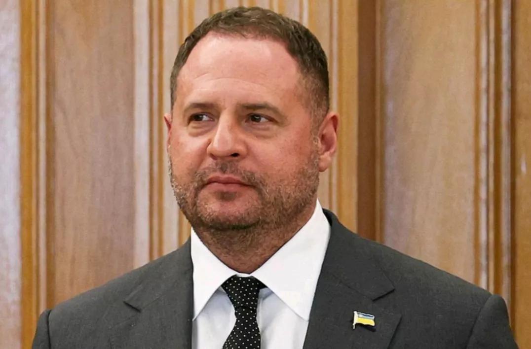 《泰晤士报》报道，当地时间28日，在遭到国家反腐局的依法搜查后，乌克兰总统办公室