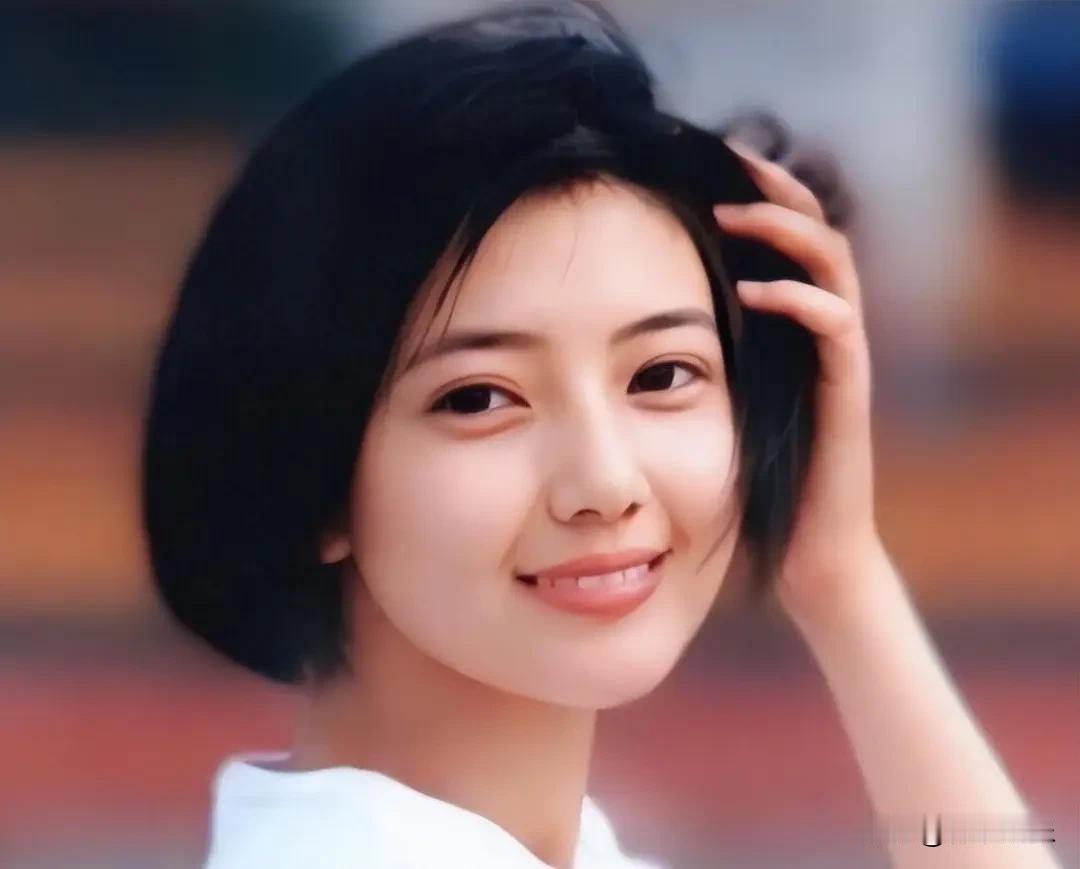 主持人问高圆圆:你还记得高考吗？她毫不犹豫直言：太可怕了。最真实的是，这