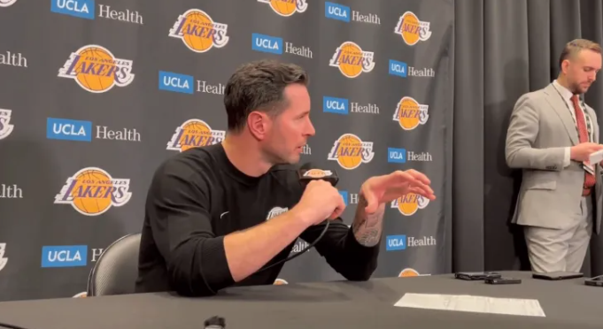 NBA圣诞大战，湖人96-119不敌火箭。赛后，主帅JJ-雷迪克接受了记者的采