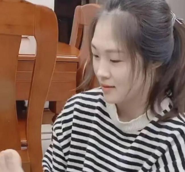 2019年，朝鲜一姑娘嫁给中国90后小伙，不要彩礼不要房子，只要一吨大米。看到姑