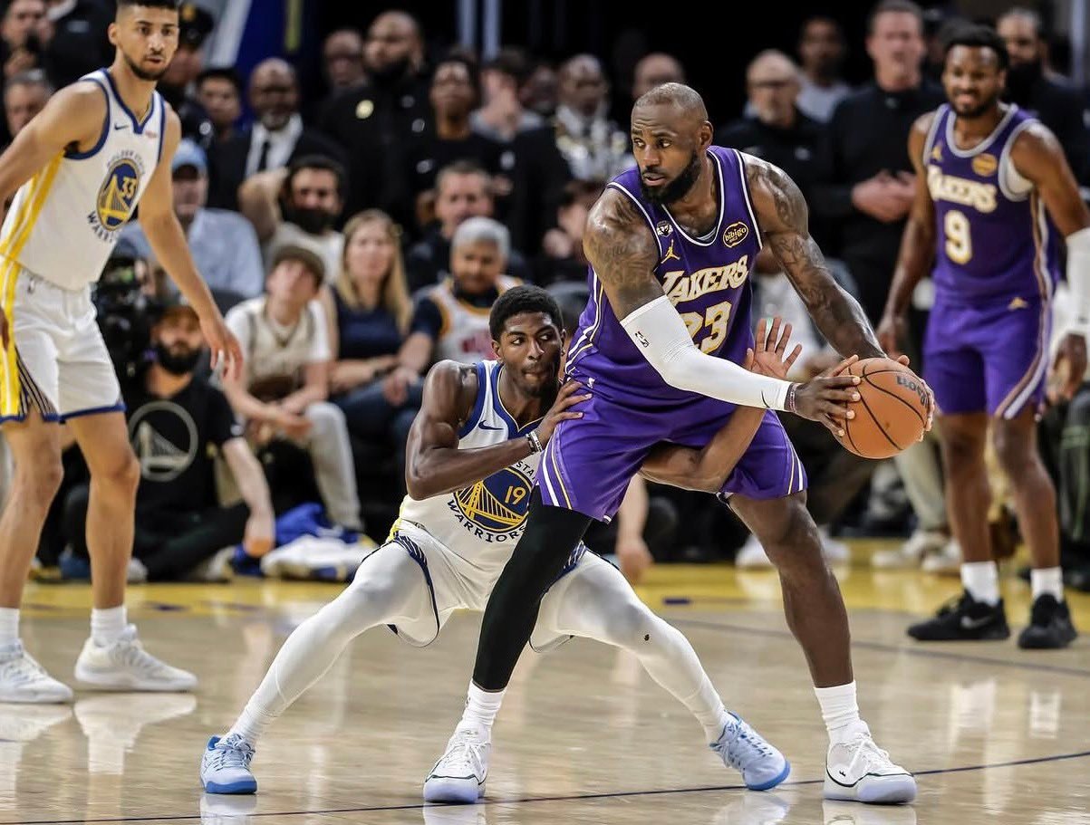 哈哈哈哈哈我以为这是AI图找了一圈确实是比赛的画面