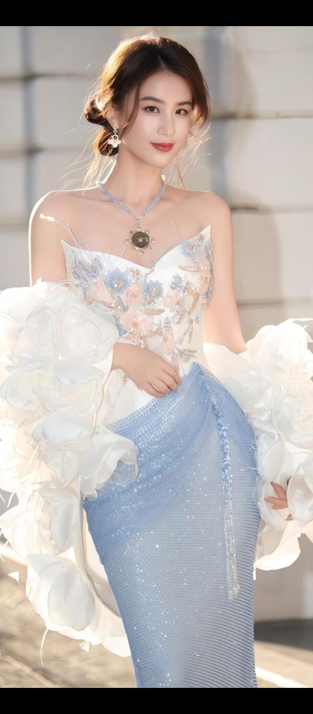梦幻蓝裙，仙气飘飘，宛如童话中的公主👸✨