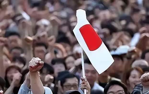 一位日本华人曾经表示"讲实话，中日如果开战，中国是打不过日本的，日本武器领先中国
