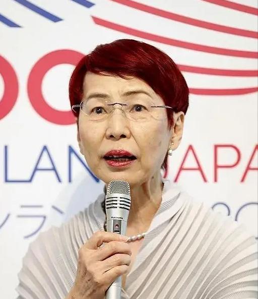 日本历史专家、东京大学教授上野千鹤子指责张纯如坚持南京大屠杀的死难者有30万是为