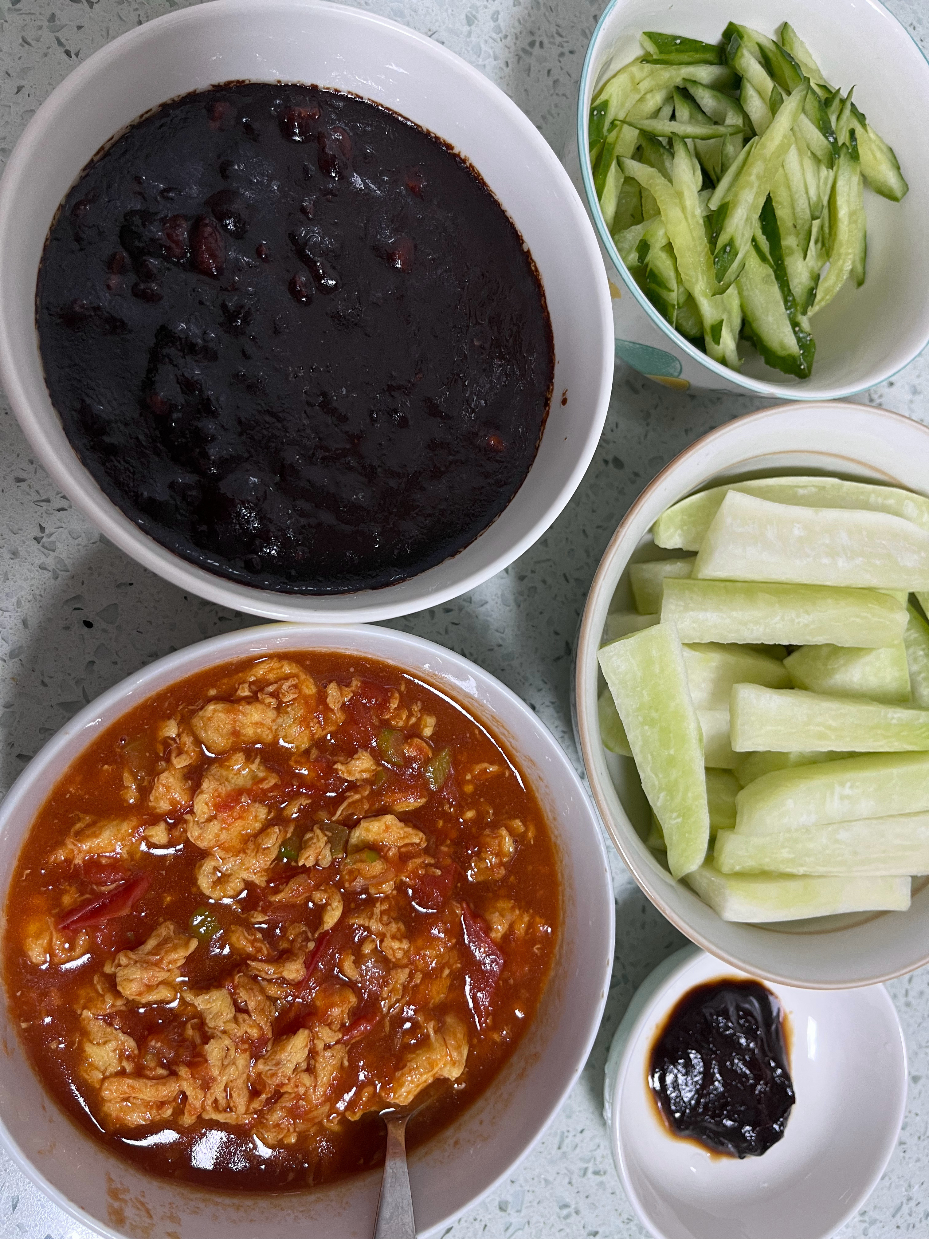 今日份晚餐炸酱➕西红柿打卤想吃哪种味道的面🍜自己选哈！