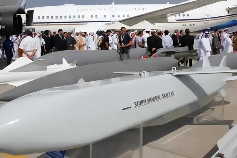 3月10日深夜，布良斯克市的宁静被金属撕裂般的尖啸声彻底粉碎。7枚