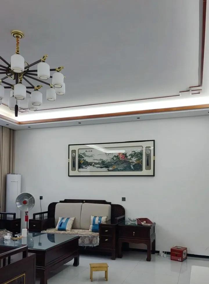 家人们，今天我太委屈了，实在感觉是欲哭无泪。事情是这样的，今天厂头领导去我打工