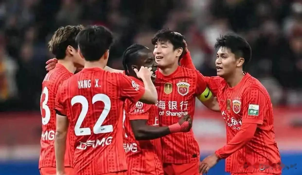 A8老了也还是A8，亚冠赛场武磊重现世界级跑位。2026-27亚冠精英赛首轮，上港对阵泰超球队查武里