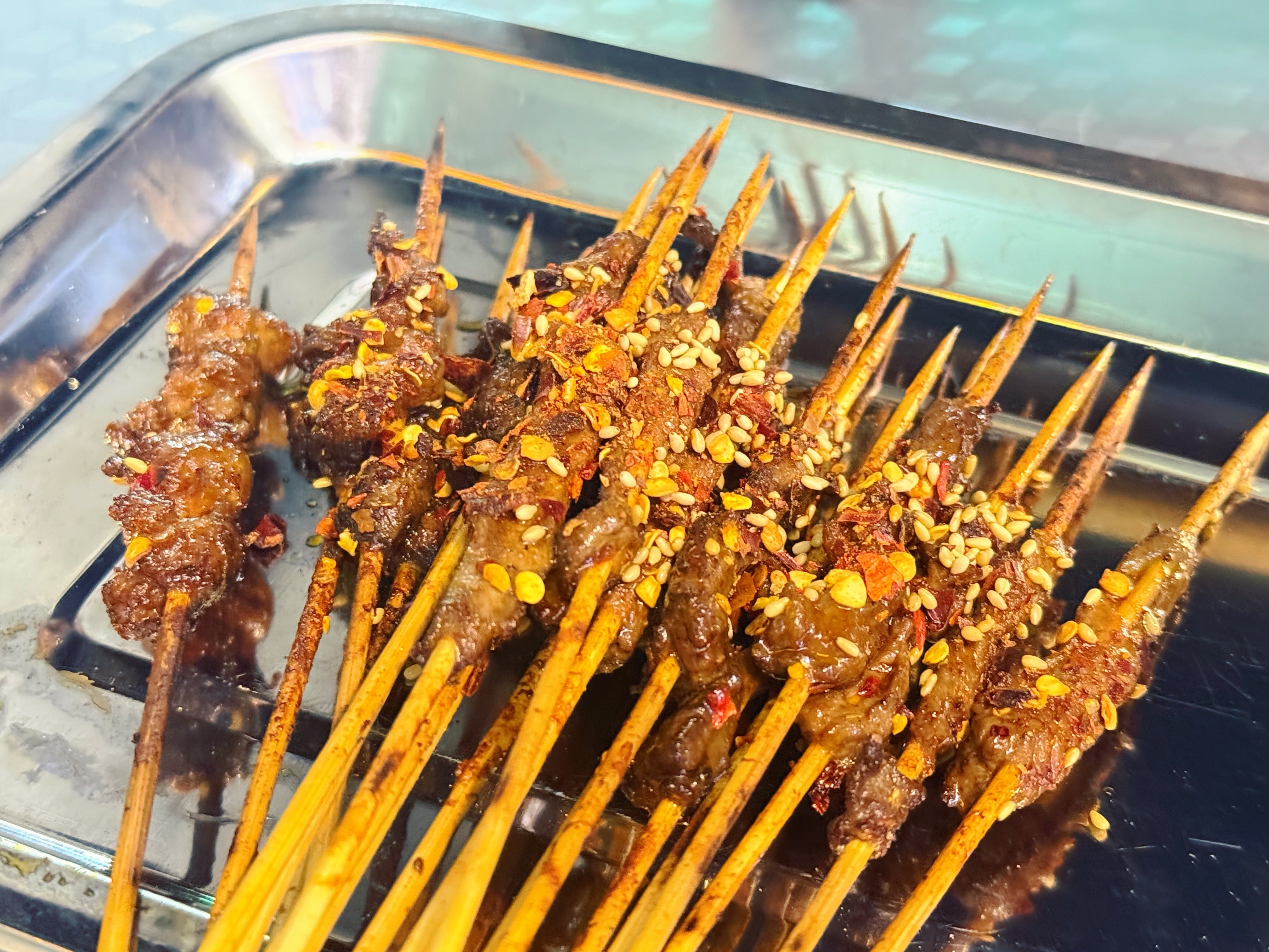 昭通小肉串就要在昭通吃！！！新鲜实惠，13串净肉串+7串半瘦半壮，才20块钱
