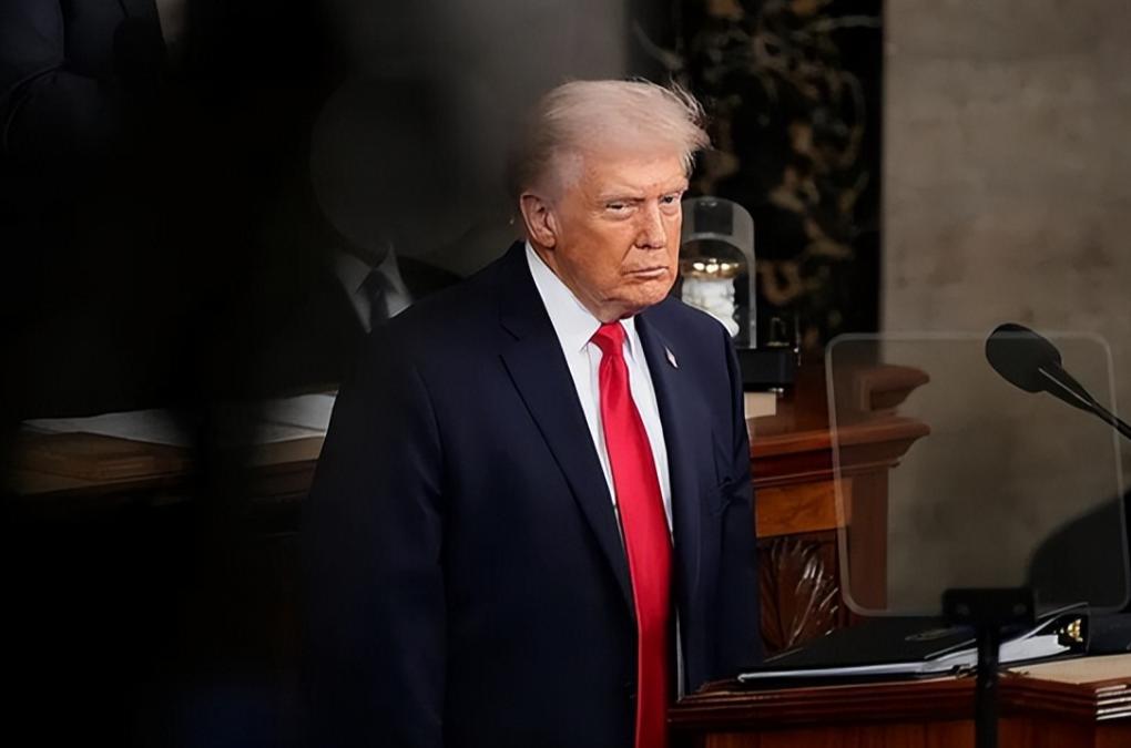 美以炸了伊朗40天，最终让伊朗得到了三张牌：第一就是霍尔木兹海峡的控制权。第二是