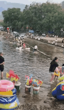 快乐的玩水，但停车不太好[捂脸哭]