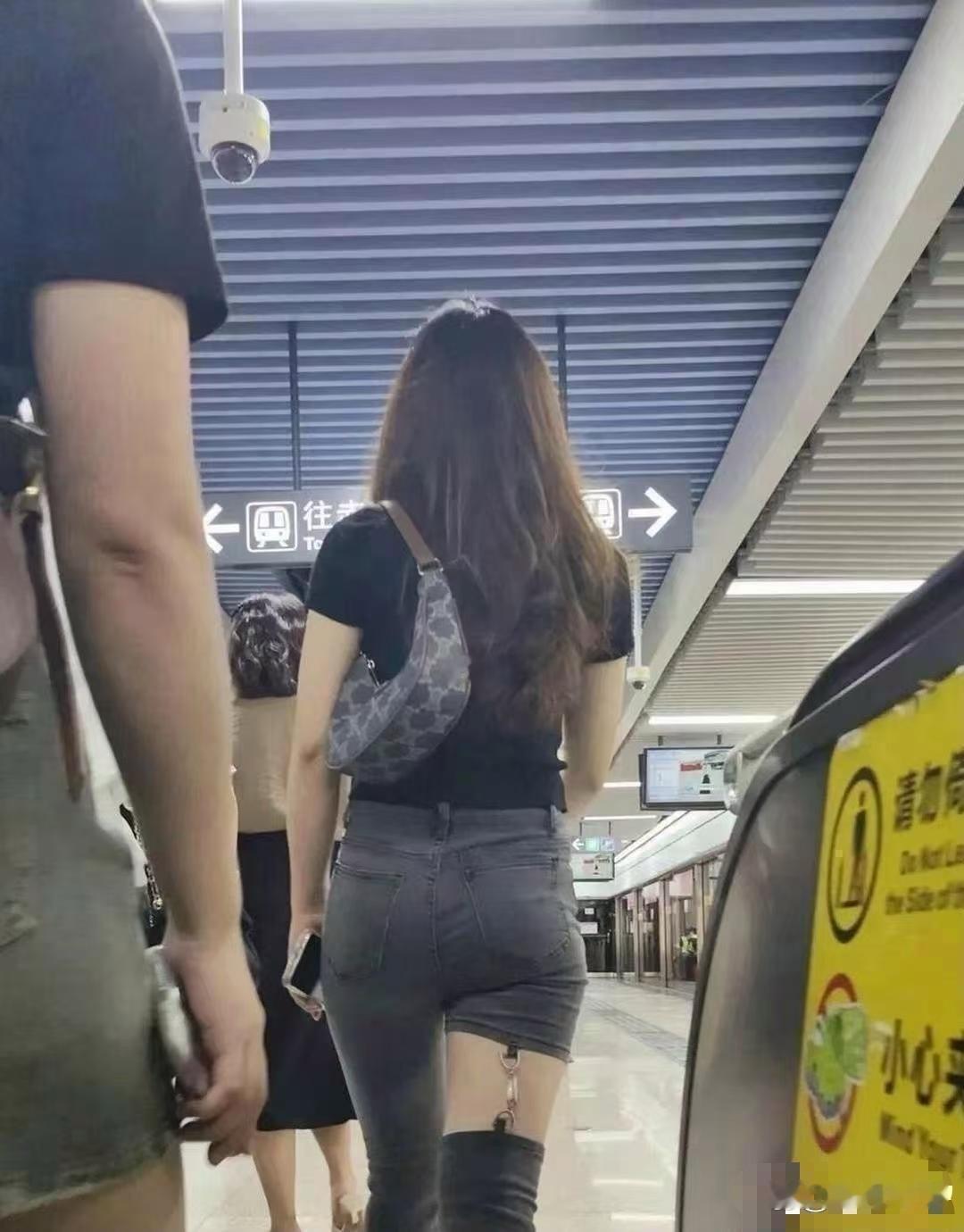 第一次见这种裤子，🐒🐒挺贵吧？