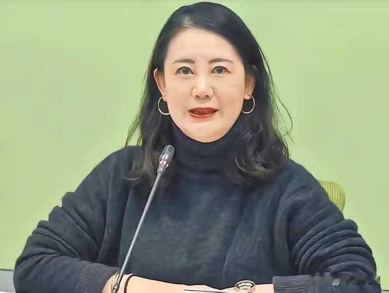 最近，吴思瑶说:“去年，我和刘世芳同列为台独打手帮凶，今天，刘世芳已经成为台独顽