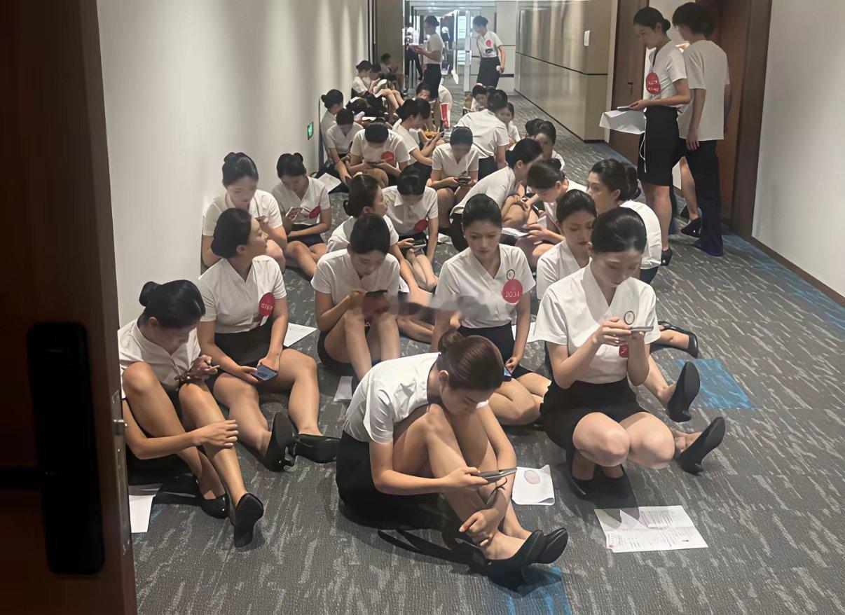 厉害了！空姐要求这么高，还有这么多人来面试？