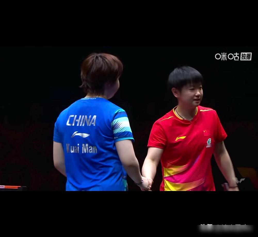 莎莎终于做出了决定，不再和蒯曼打下去，选择退出比赛简单说下发生了什么：这场比