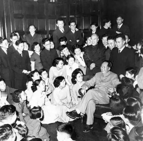 2023年，毛泽东同志诞辰130周年座谈会上，中共中央发布了对毛主席的历史评价：