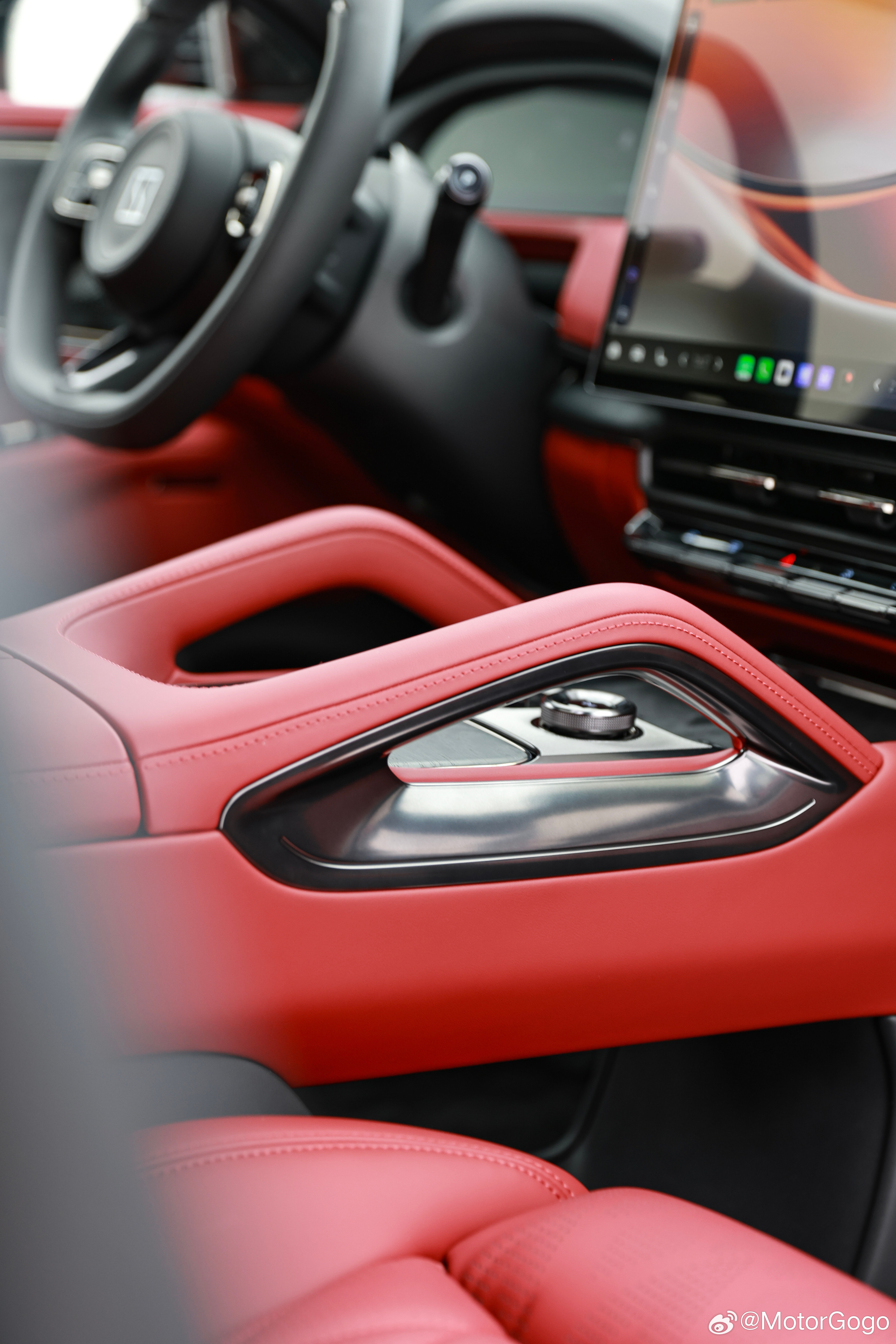 给大伙分享几张这次实拍极氪8X的内饰美图~极氪这种设计就是能让你静静看着每一