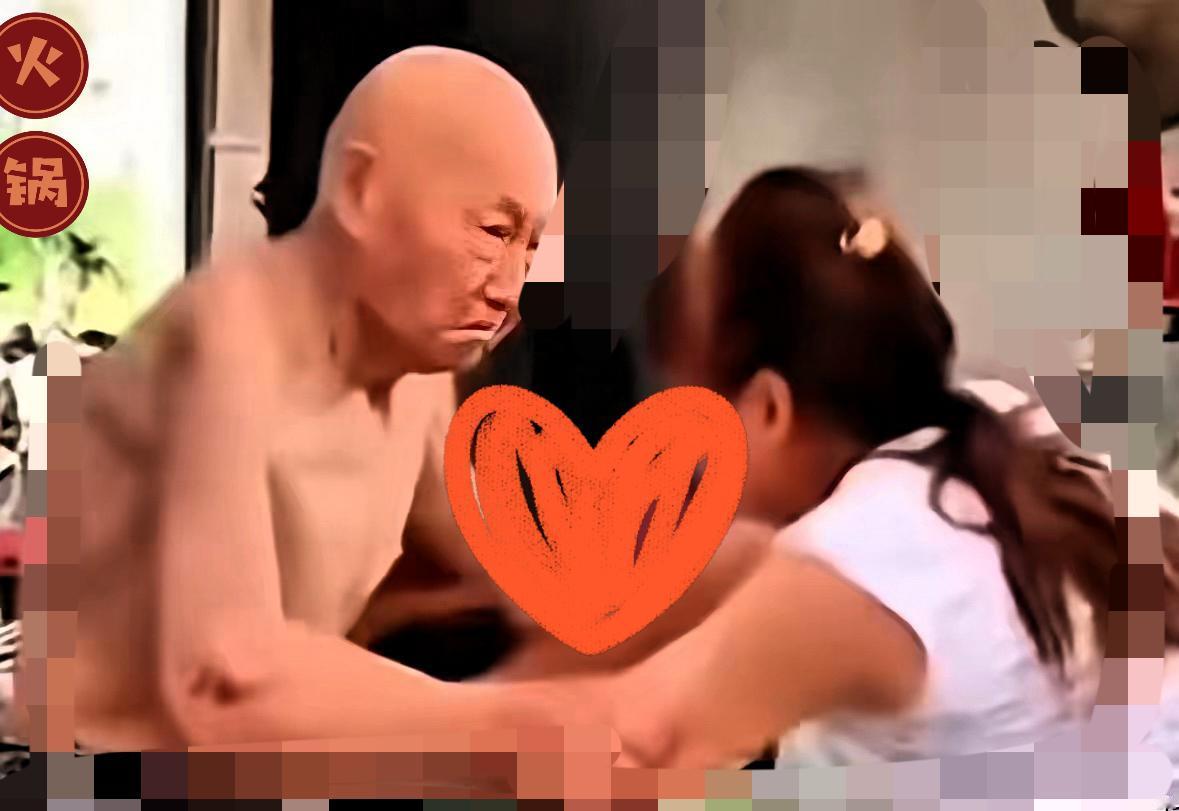 80岁痴呆老人熬垮俩女儿！现实版“久病床前”，谁来帮她喘口气？看完这位大女