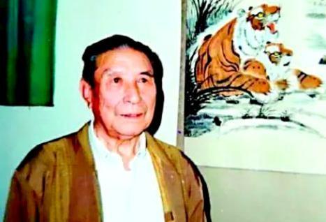 1939年，一位乡绅将300名八路军战士迎入宅院休整，不料竟遭1200名日寇重重