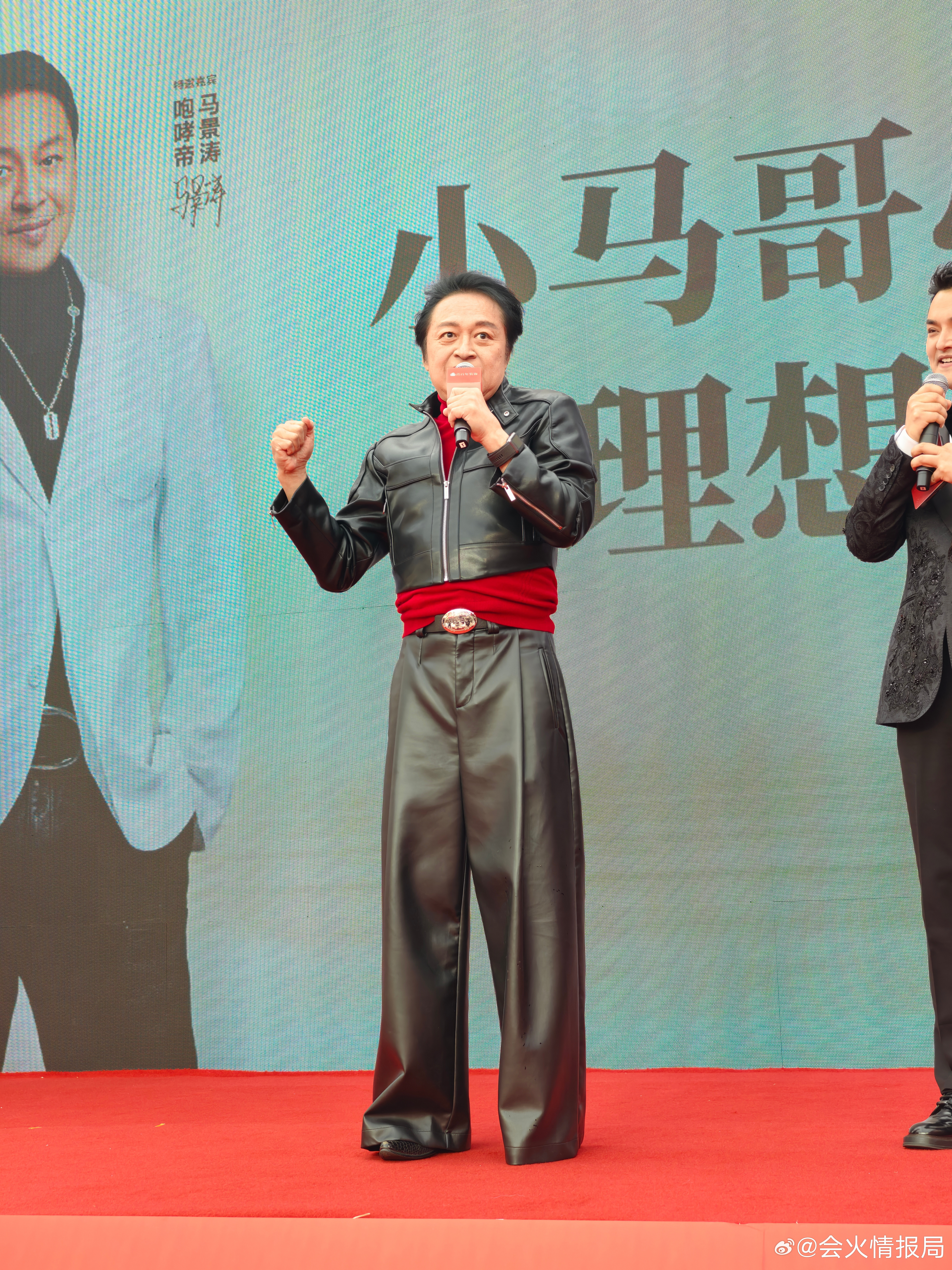 贵阳青云路偶遇马景涛惊喜打卡！在贵阳青云路遇见马景涛，岁月沉淀更显儒雅，笑容超