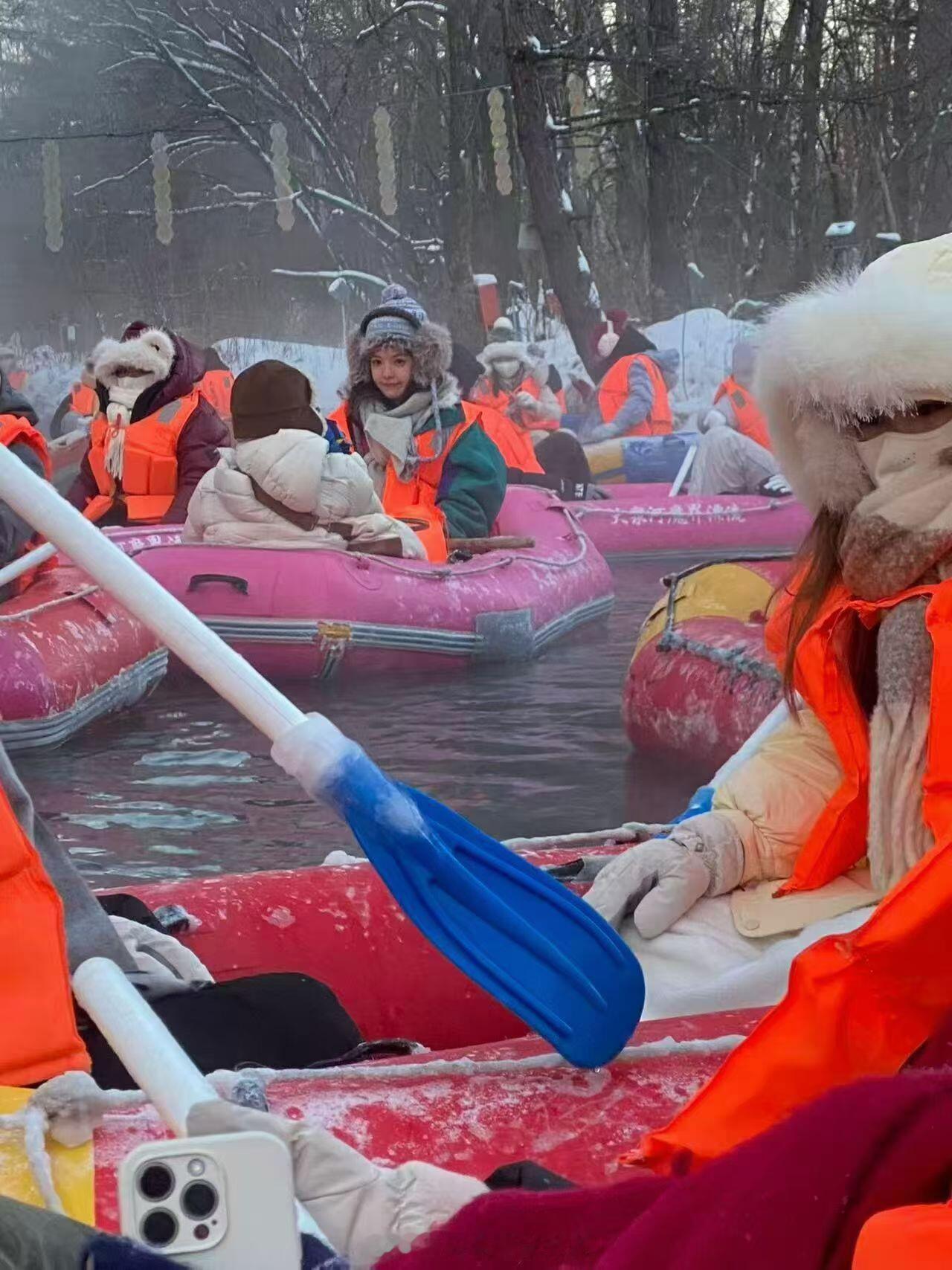 怎么这么萌章若楠去长白山了章若楠去长白山雾凇漂流了
