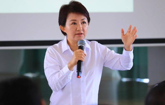 卢秀燕跑到美国，见了波士顿华人市长吴弭，张口就是台岛之光——这话说得比任何公开声