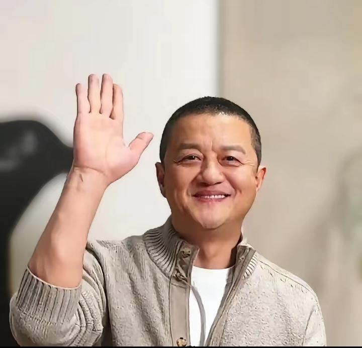 李亚鹏，官宣了！4月17日晚，他在直播中正式宣布：嫣然天使儿童医院告别14年租