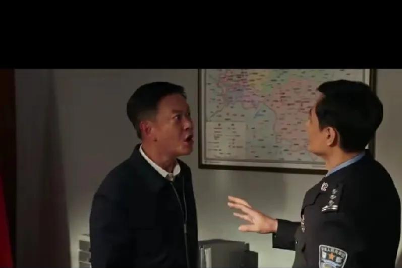 13.《以法之名》。兰景茗对专案组不跟她打招呼就抓东平的人去异地审问很是生气。指