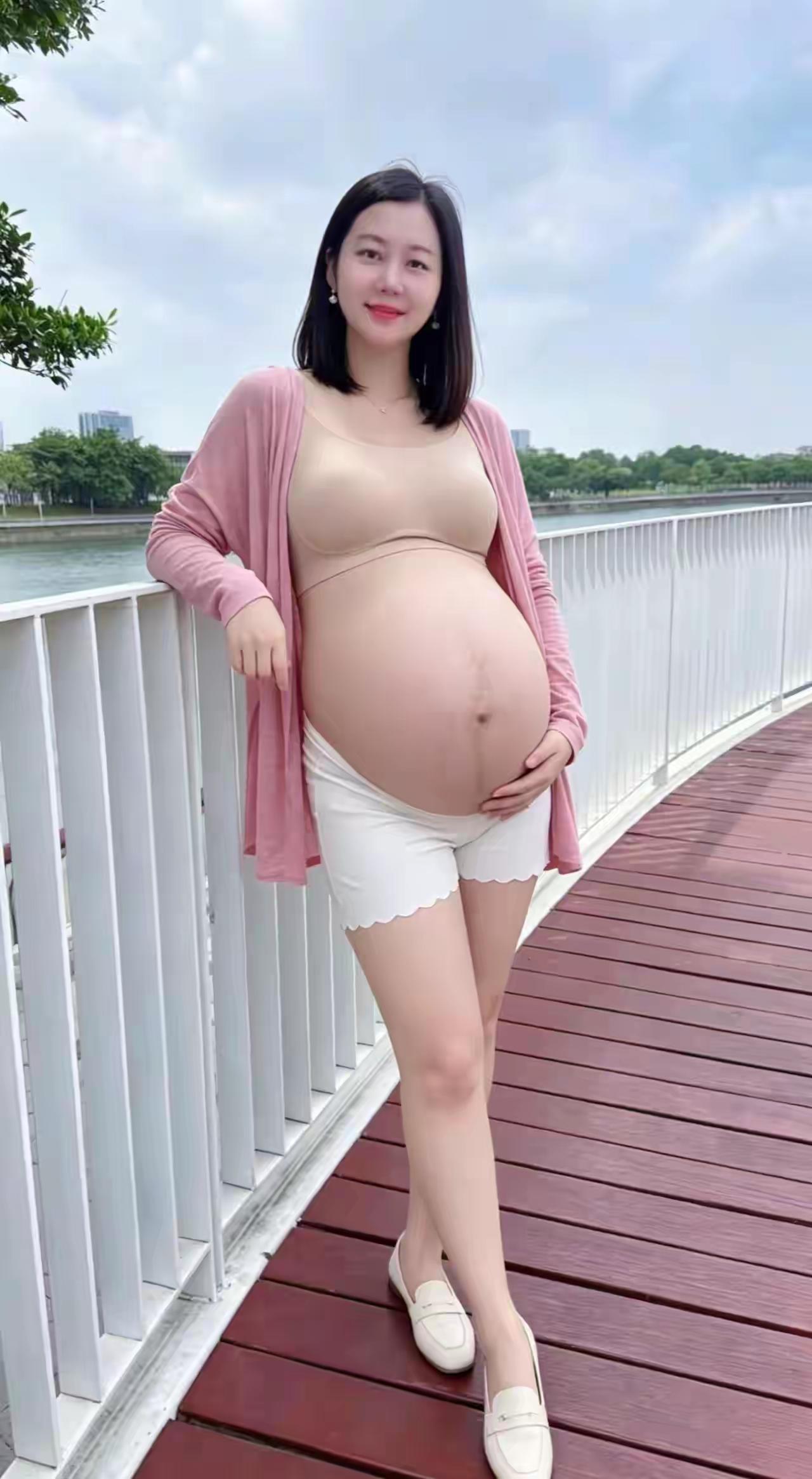 都这么大肚子了，还一个人出来逛，也太不负责了吧。万一碰到点状况，既害自己，也害别