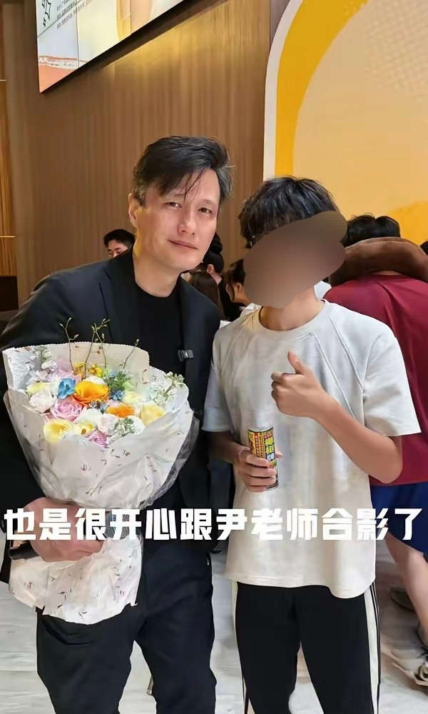 尹子维和徐冬冬，跑去大学教英语了。一个是UCLA毕业的学霸，一个是军艺出身的“大