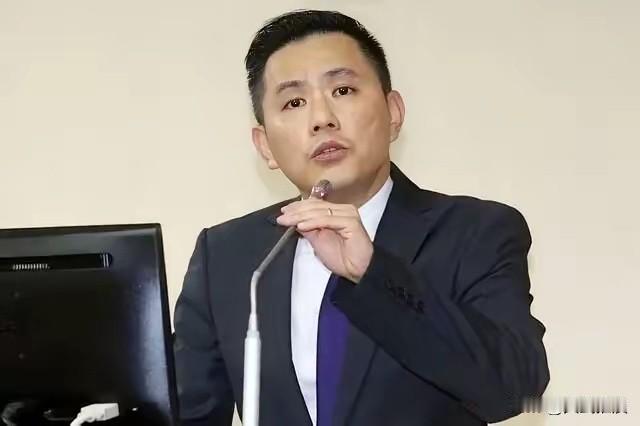 幸亏尹乃菁辞职，陈以信就任，这是国民党和郑丽文的大幸！郑丽文当初念旧情，把她