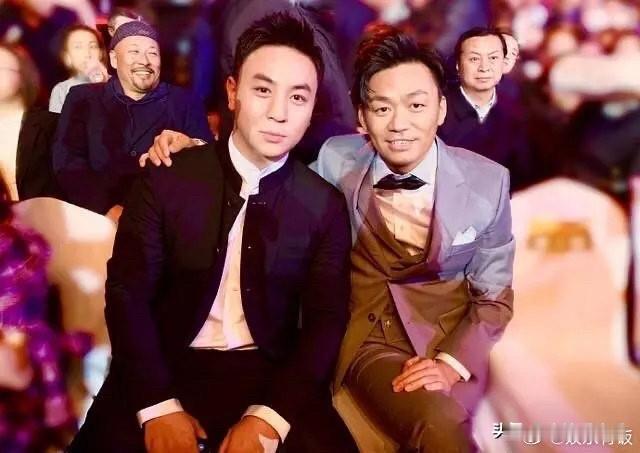 突然发现，释小龙有法名王宝强没有查了一下，释小龙是释永信的嫡传弟子，2岁拜释